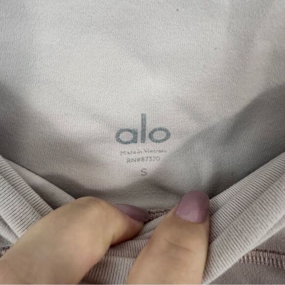 Alo Yoga High Waist Airbrush Capri Legging in Pink Mauve Size S - Picture 5 of 9